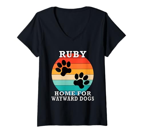 Damen Ruby Home for Wayward Dogs Familienname T-Shirt mit V-Ausschnitt Damen Ruby Home for Wayward Dogs Familienname T-Shirt mit V-Ausschnitt von Ruby Matching Family Reunion T Shirt