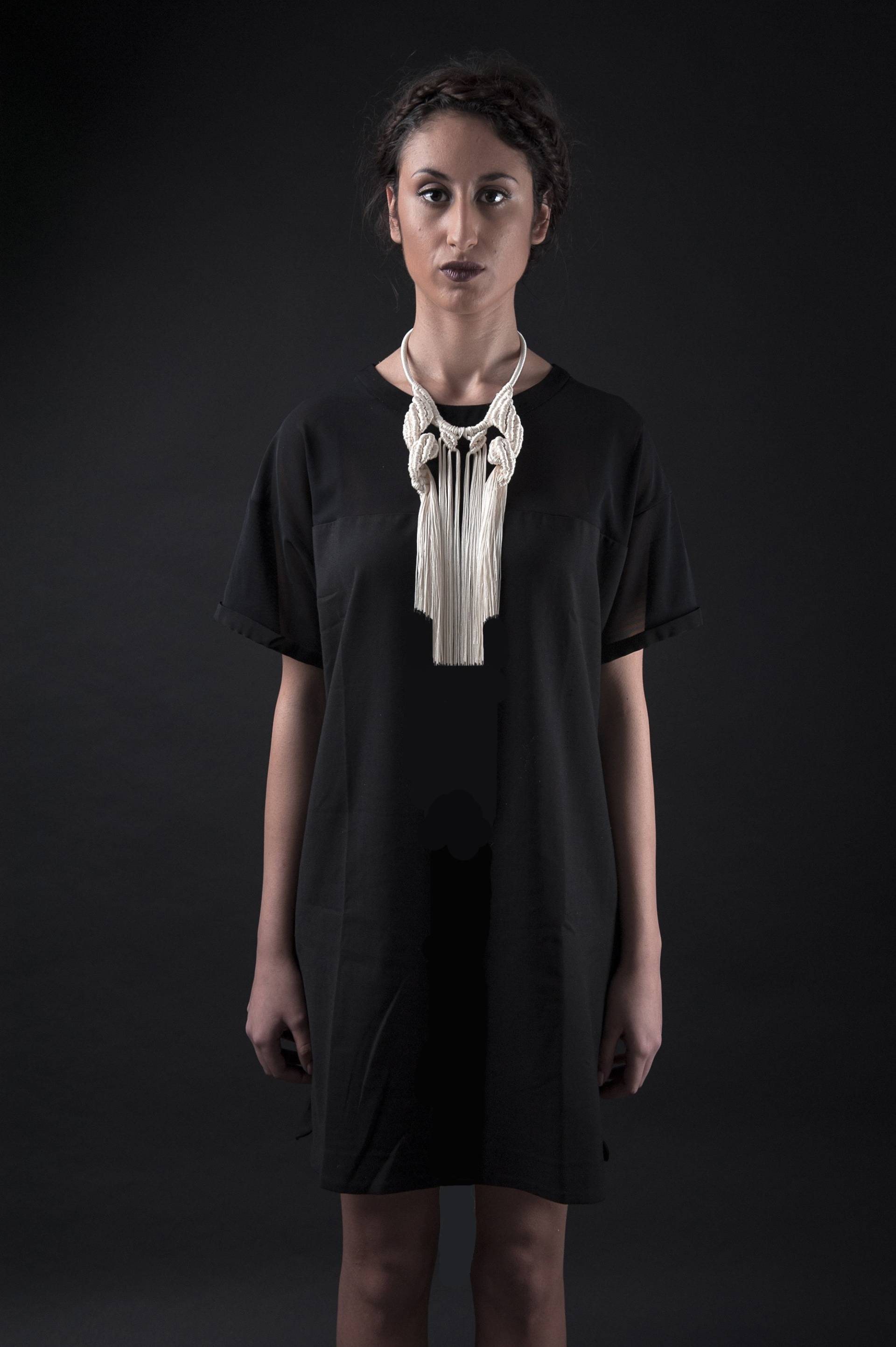 Fette Aussage Halskette, Medium Lange Weiße Makramee Einzigartige Fett Halsketten Für Frauen, Skulpturale Kunst Schmuck - Ceres Necklace von RubyKingStudio