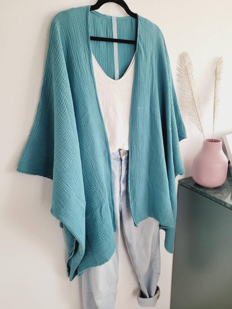 Blauer Bio Baumwolle Strickjacke, Langer Kimono in Ocean Blau, Musselin Kimonojacke Übergröße, Leichter Frühling Umhang von RubyLines