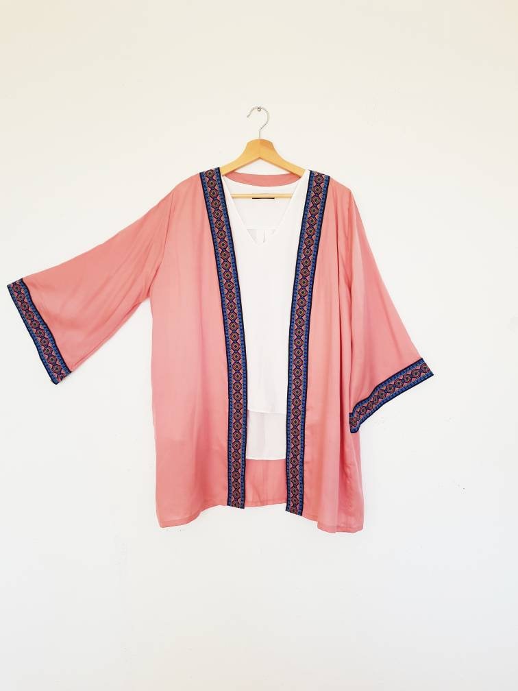 Boho Short Jacket Women, Ethno Print Jacket, Cotton Light Cardigan, Pink White Plus Size von RubyLines