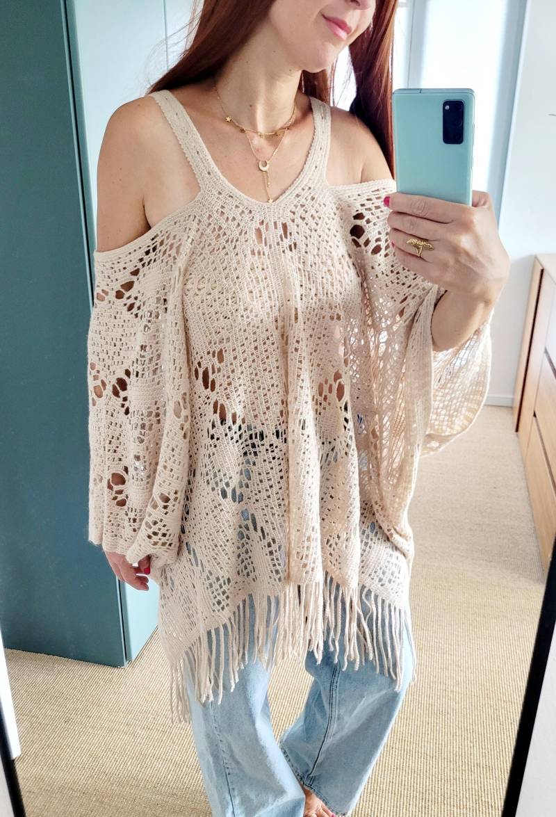 Boho Strickoberteil Damen - Oversized Häkelpullover Mit Fransen Off Shoulder One Size Sommerlook Festival Hippie Style von RubyLines