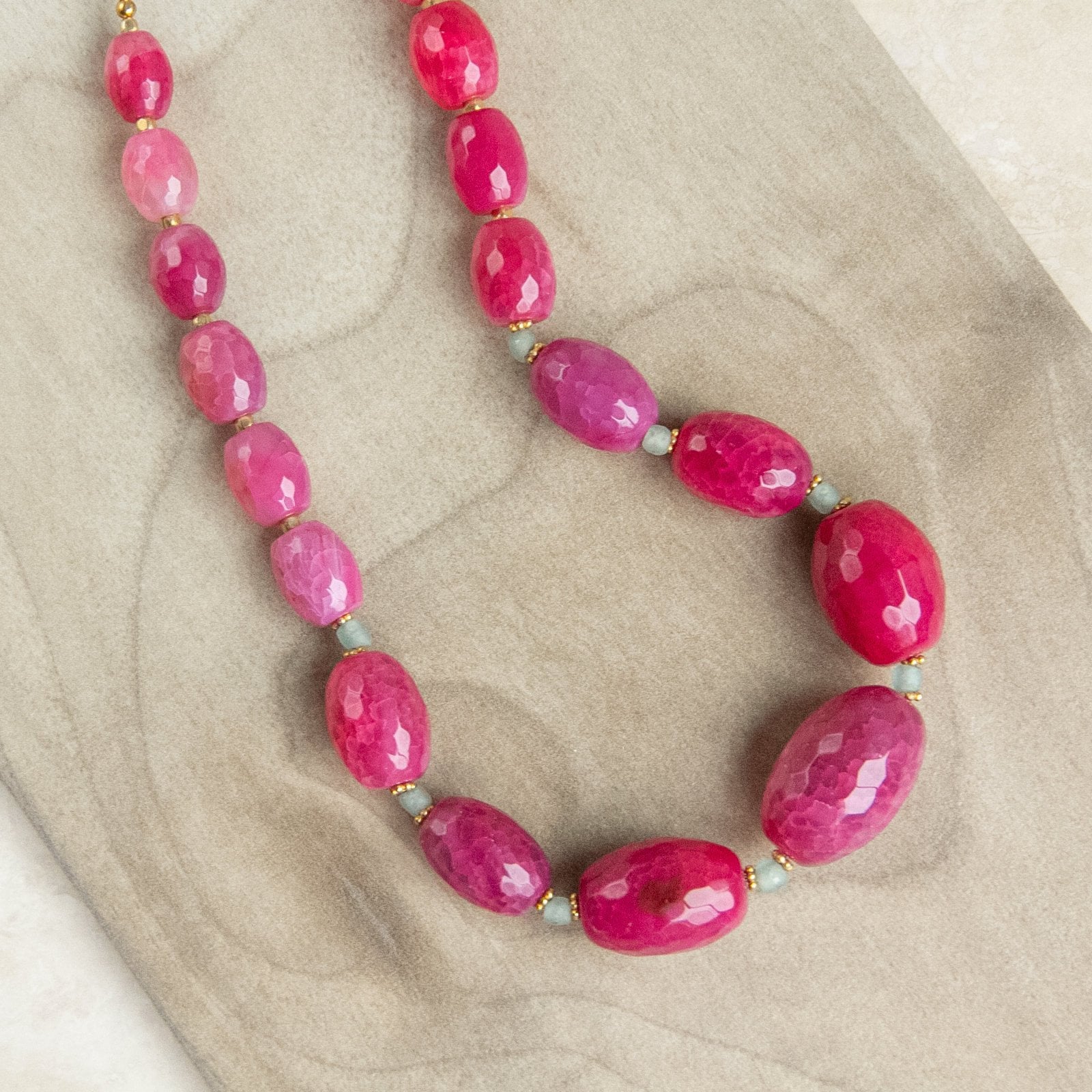 Himbeer Rosa Achat Halskette, Chunky Edelstein Rosa Statement Halskette Himbeer Rosa Achat Halskette, Chunky Edelstein Rosa Statement Halskette von RubySkyDesign