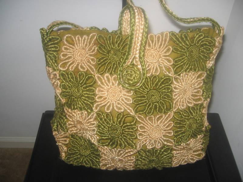 Vintage-Boho Handgefertigt Grün Und Beige Stroh Handtasche Geldbörse von Rubysvintagetreasure