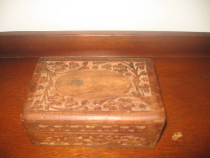 Vintage Holz Handgeschnitzte Schmuckschatulle Andenken Box Vintage Holz Handgeschnitzte Schmuckschatulle Andenken Box von Rubysvintagetreasure