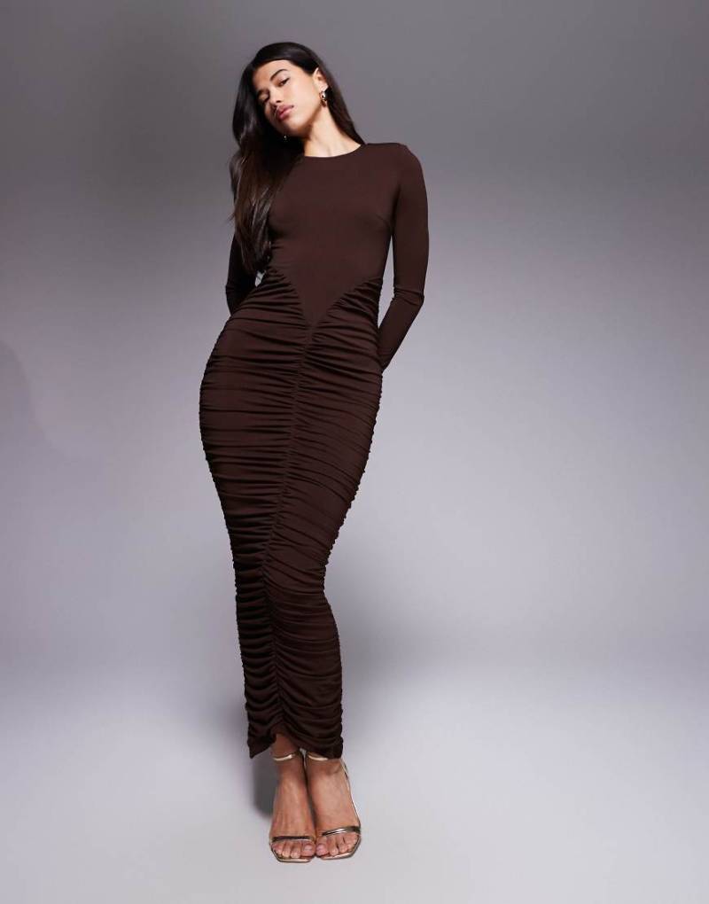 Ruched & Ready - Figurformendes Bodycon-Maxikleid in Schokobraun mit Raffung-Brown von Ruched & Ready