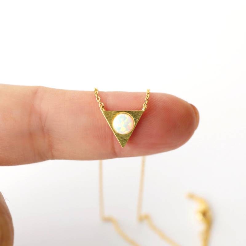 Gold Dreieck Mit Opal Stein Charm Halskette von Rudiana