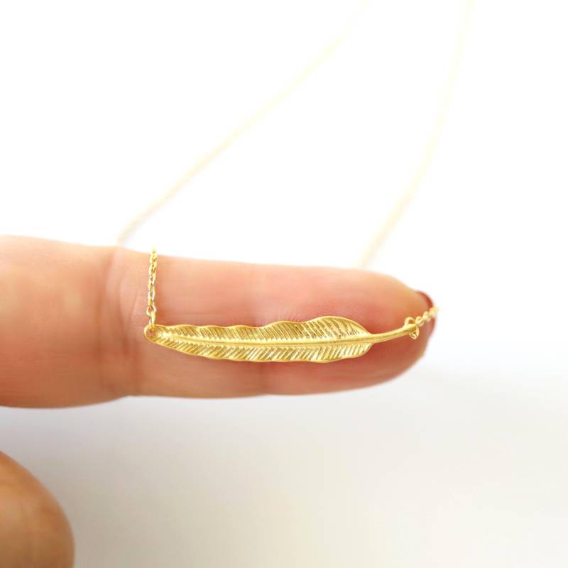 Gold Feder Anhänger Halskette, Boho Minimalist Schmuck von Rudiana