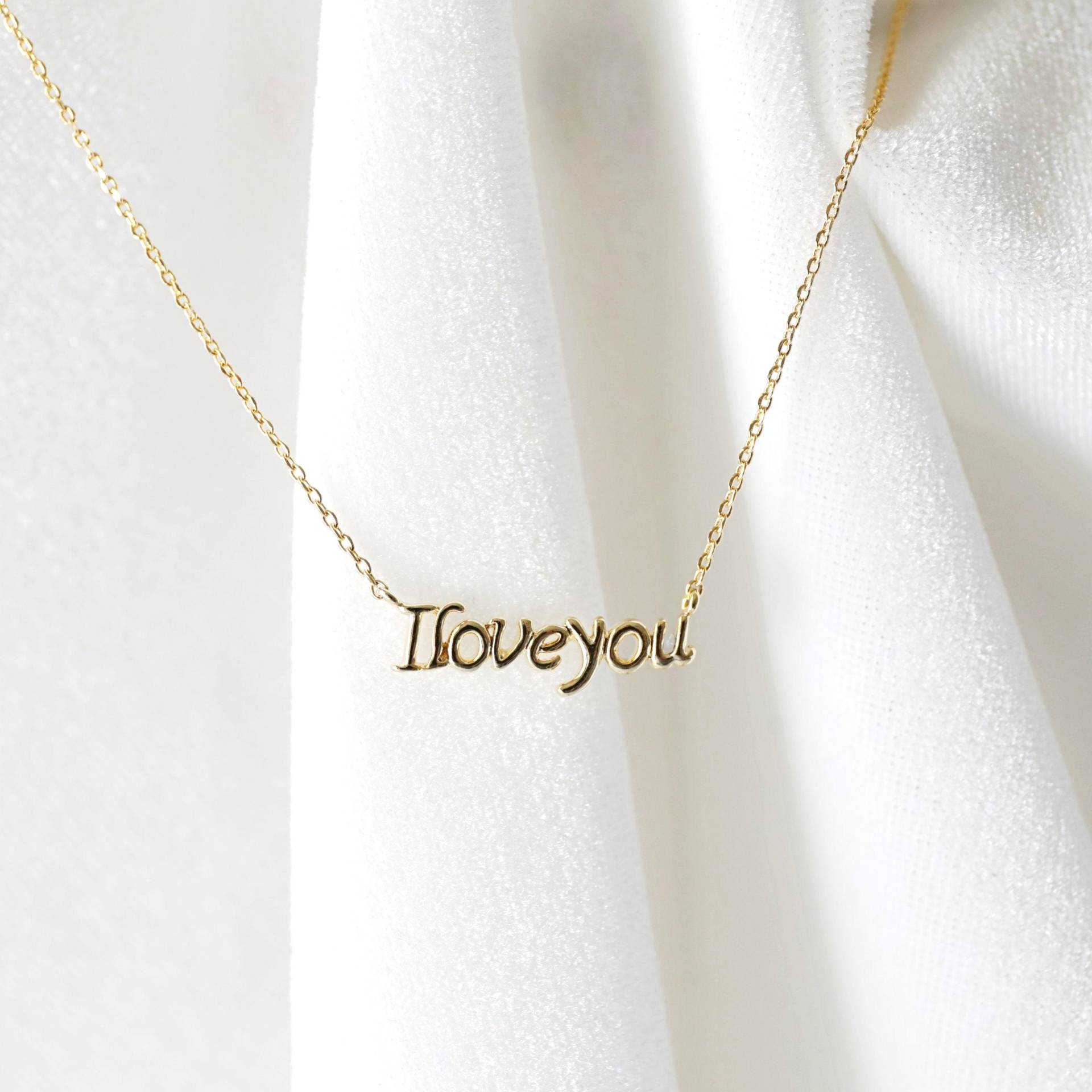 Ich Liebe Dich Halskette, Gold Iloveyou Anhänger Brautjungfer Geschenk, Brautparty Blumenmädchen Geburtstagsgeschenk von Rudiana