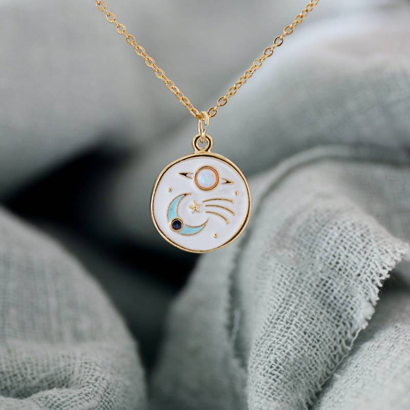 Opal Planet Halskette Gold Celestial Charm Halskette von Rudiana