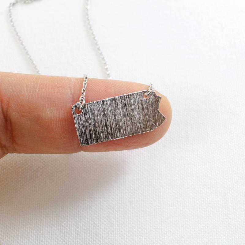 Pennsylvania State Halskette, Gebürstet Pa Charme, Abschlussgeschenk von Rudiana