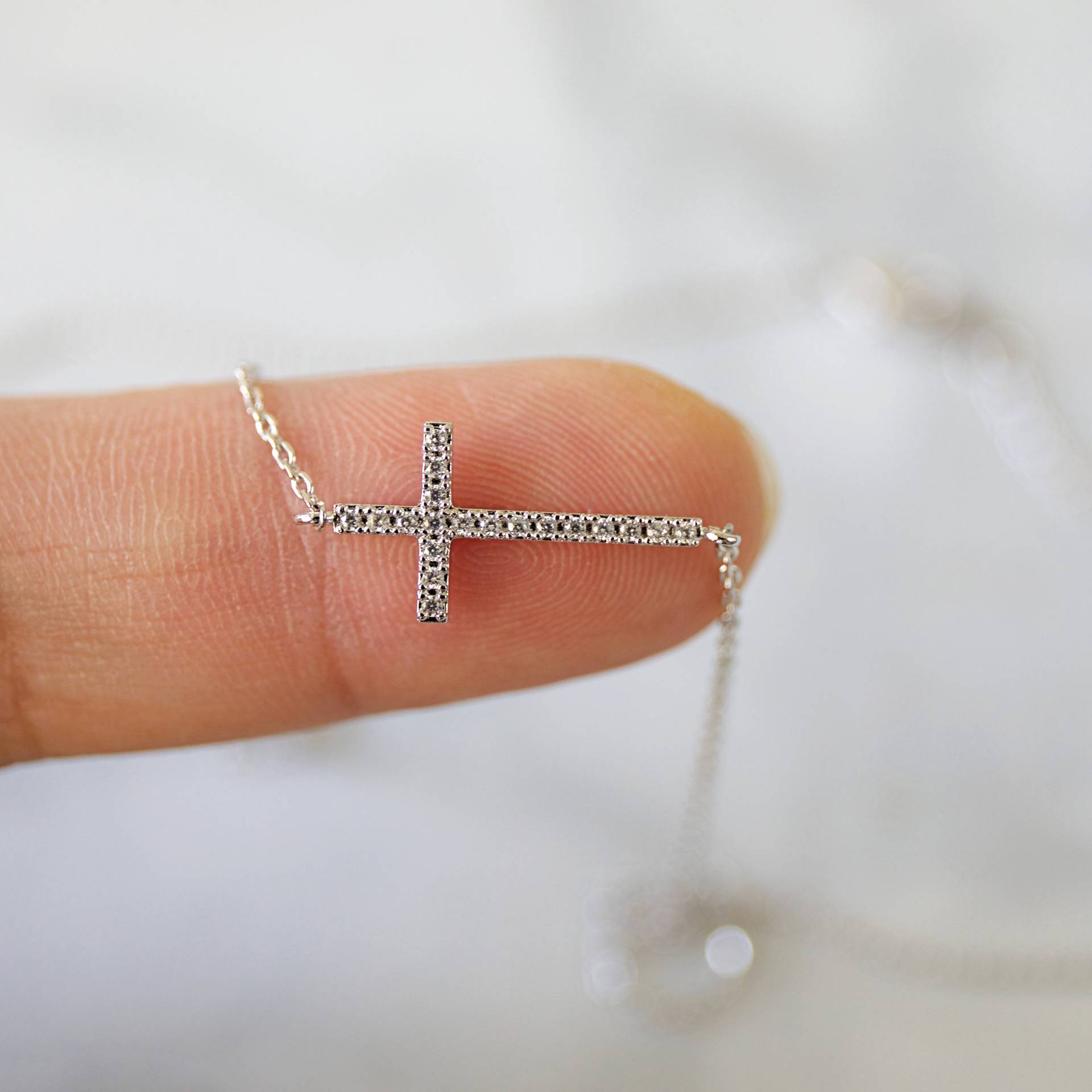 Zierliche Seitlich Kreuz Anhänger Silber Strass Cz Anhänger von Rudiana