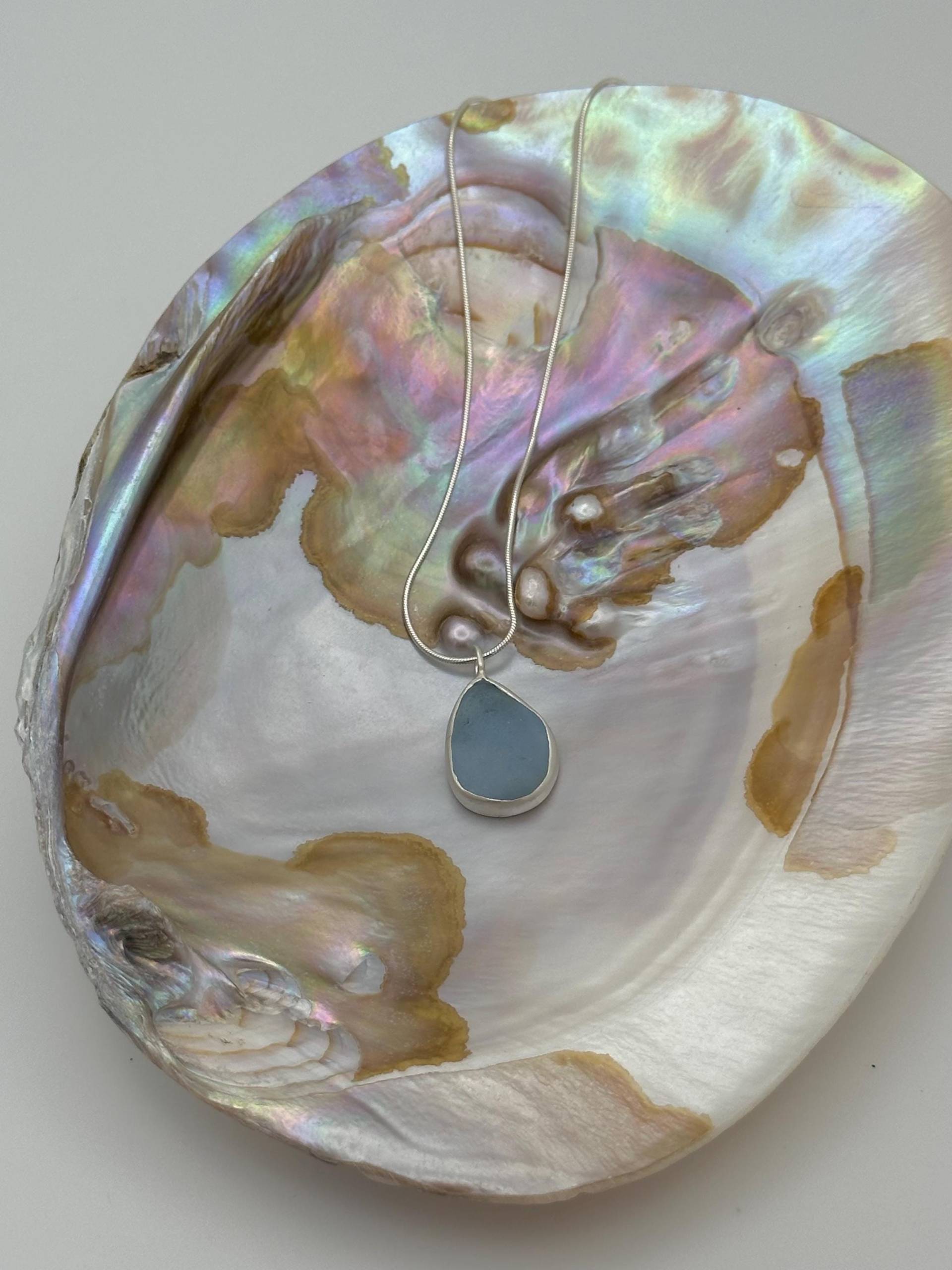Seeglas Kette Eis - Blau Seeglas Kette Eis - Blau von RuegenDesign