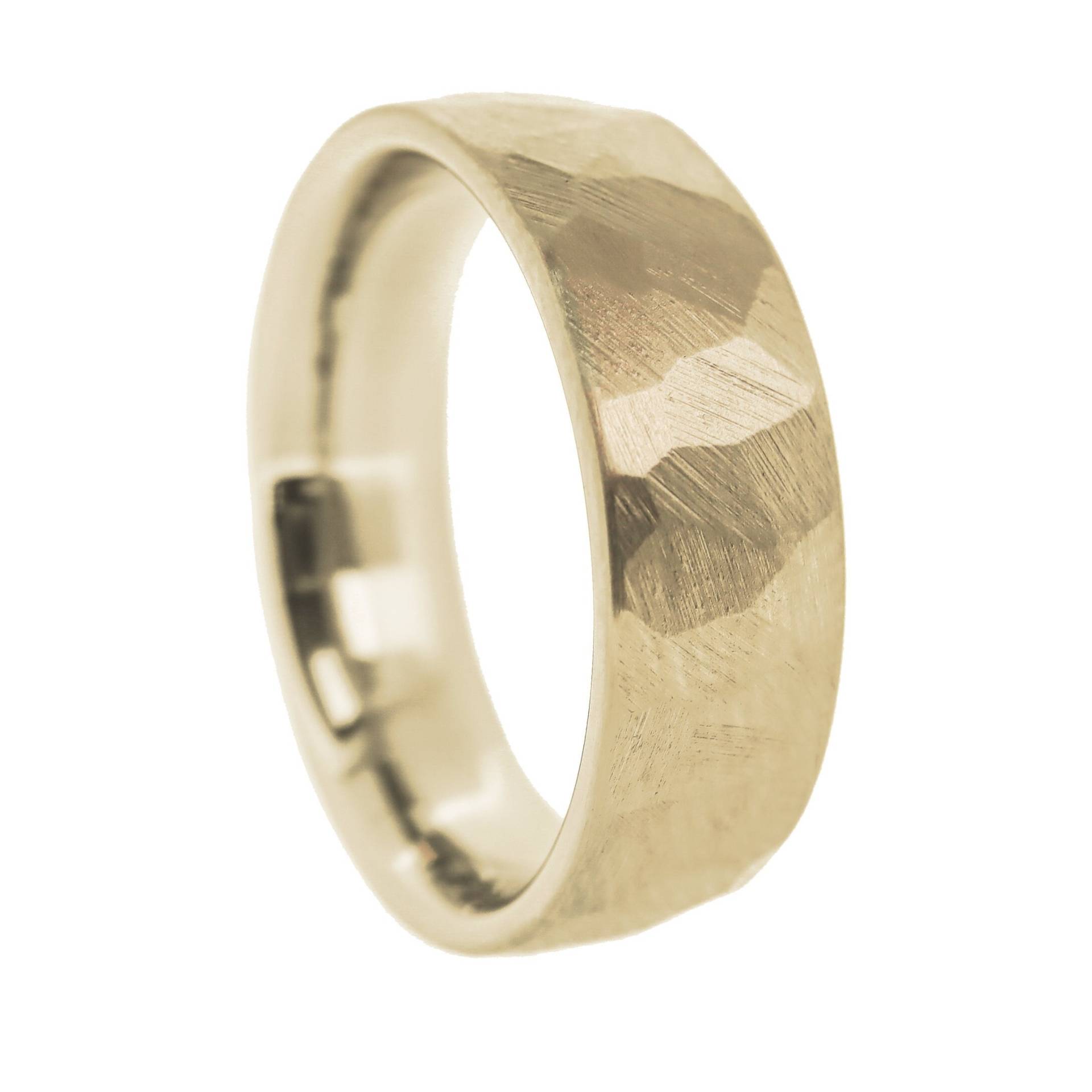 Facettierte 14K Gelb Gold Ring - 7mm Herren Band, Beunruhigter Ehering, Comfort Fit Ring, Strukturierter Rustikaler Stil, Männlich von RuggedRingwear