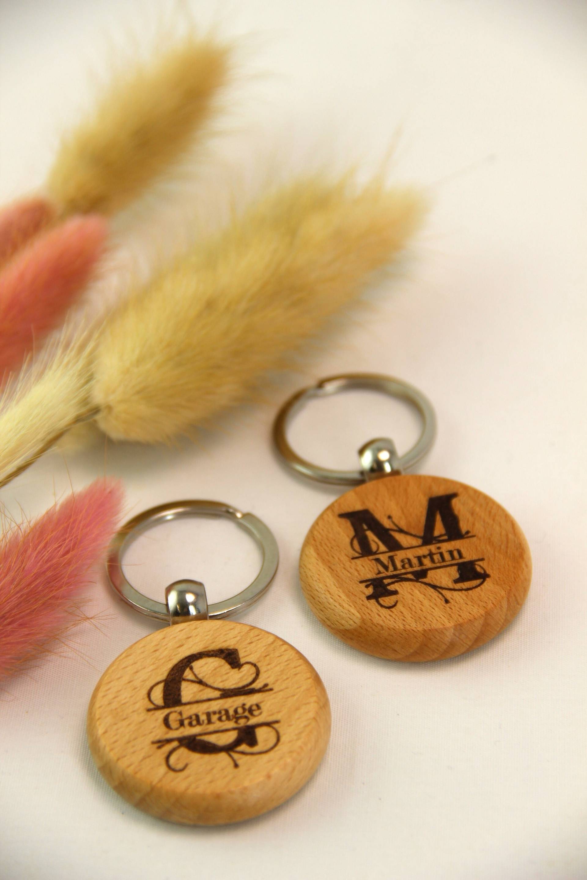 Schlüsselanhänger Rund, Holz, Personalisiert, Monogramm, Geschenkidee Schlüsselanhänger Rund, Holz, Personalisiert, Monogramm, Geschenkidee von Ruhrtalholz