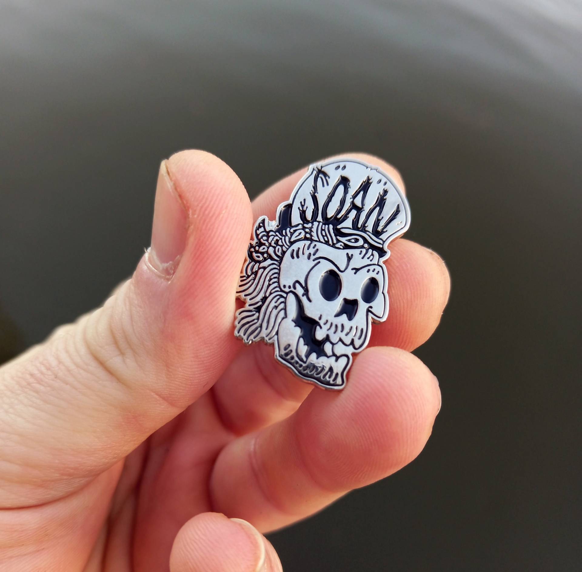 Soan Totenkopf Pin von RumLadZinesAndArt