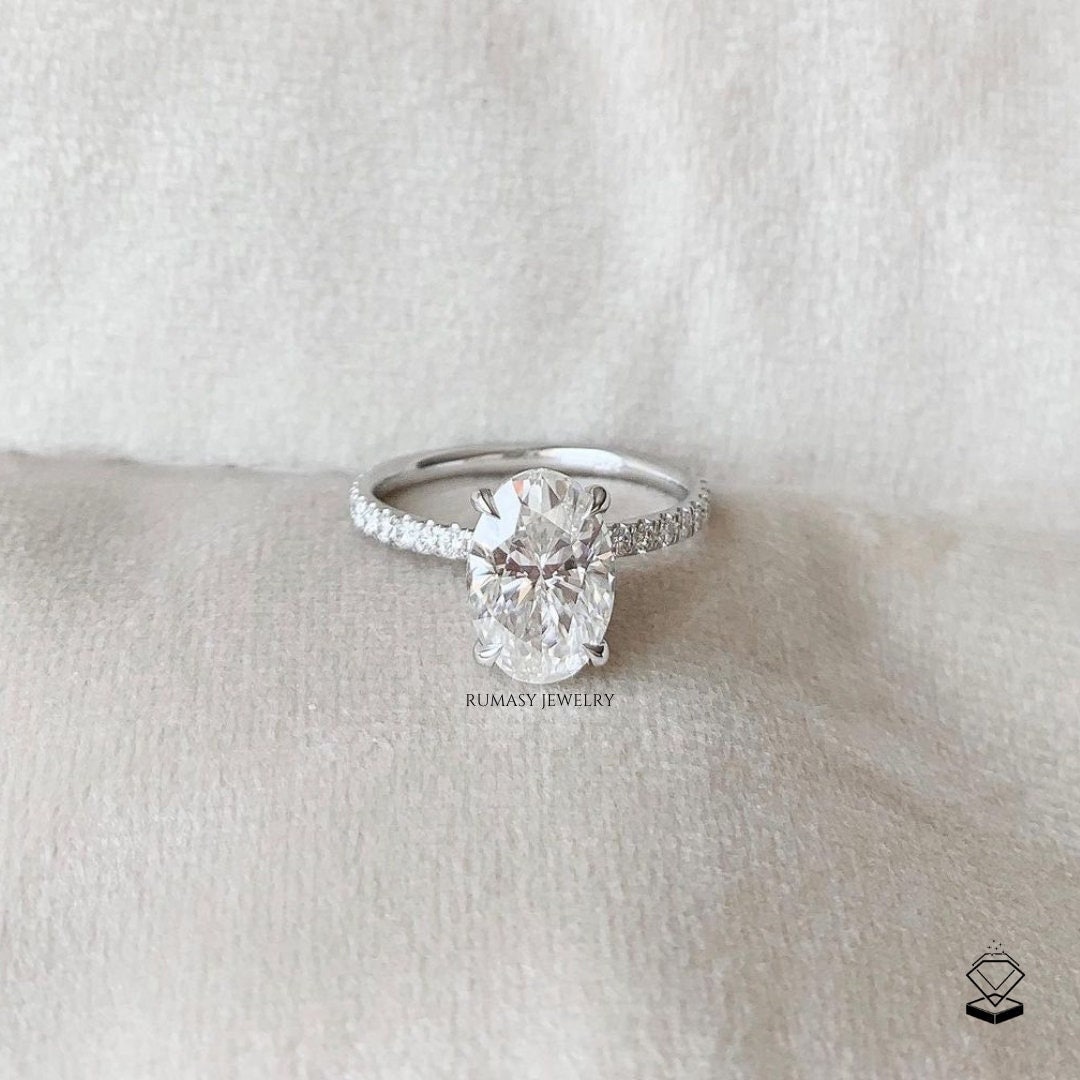 2, 00 Ct Oval Lab Erstellt Diamant Versteckter Halo Verlobungsring, Zertifizierter Grown Diamant, Vorschlag Ring, Ehering, Versprechen Ring Für Sie von RumasyJewelry