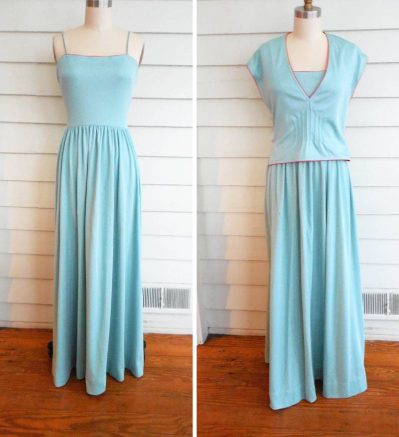 Wunderschönes Set Aus Maxikleid Und Hemd Den 1970Er Jahren/Kleine Bis Mittlere Hellblaue Rote Party Oder Formelle Kleidung von RummyVintage