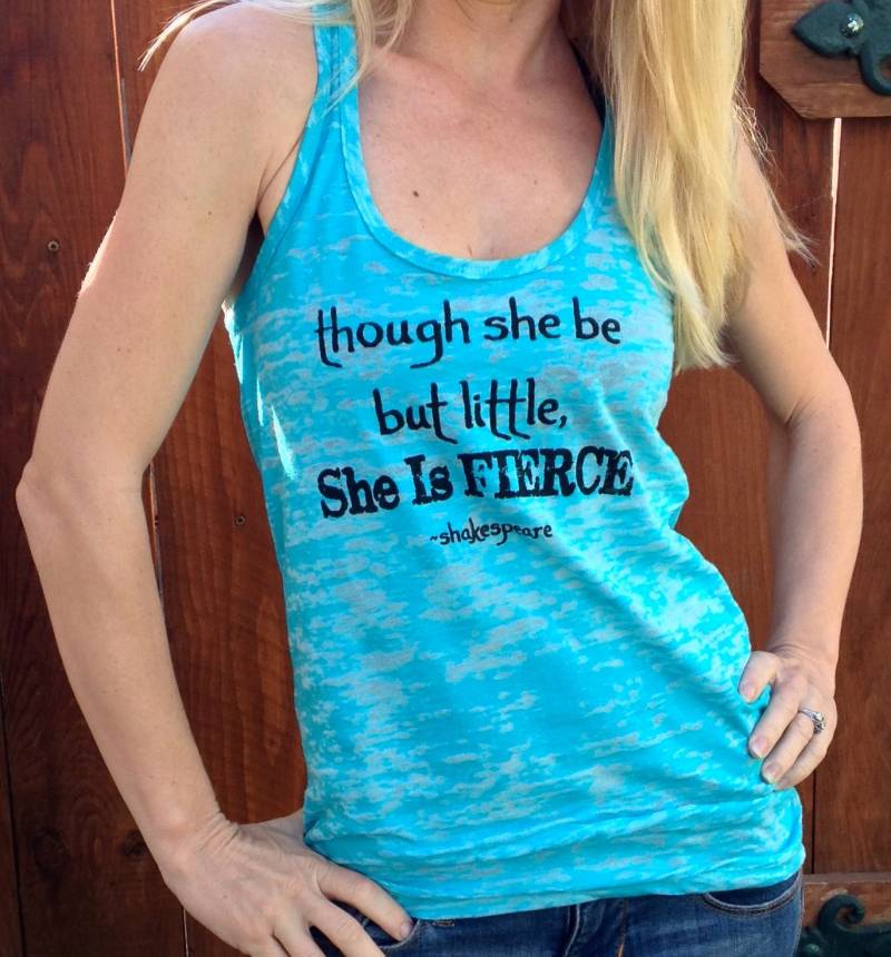 Du Bist Aber Klein, Sie Ist Heftiges Tank Top Du Bist Aber Klein, Sie Ist Heftiges Tank Top von RunWithPerseverance