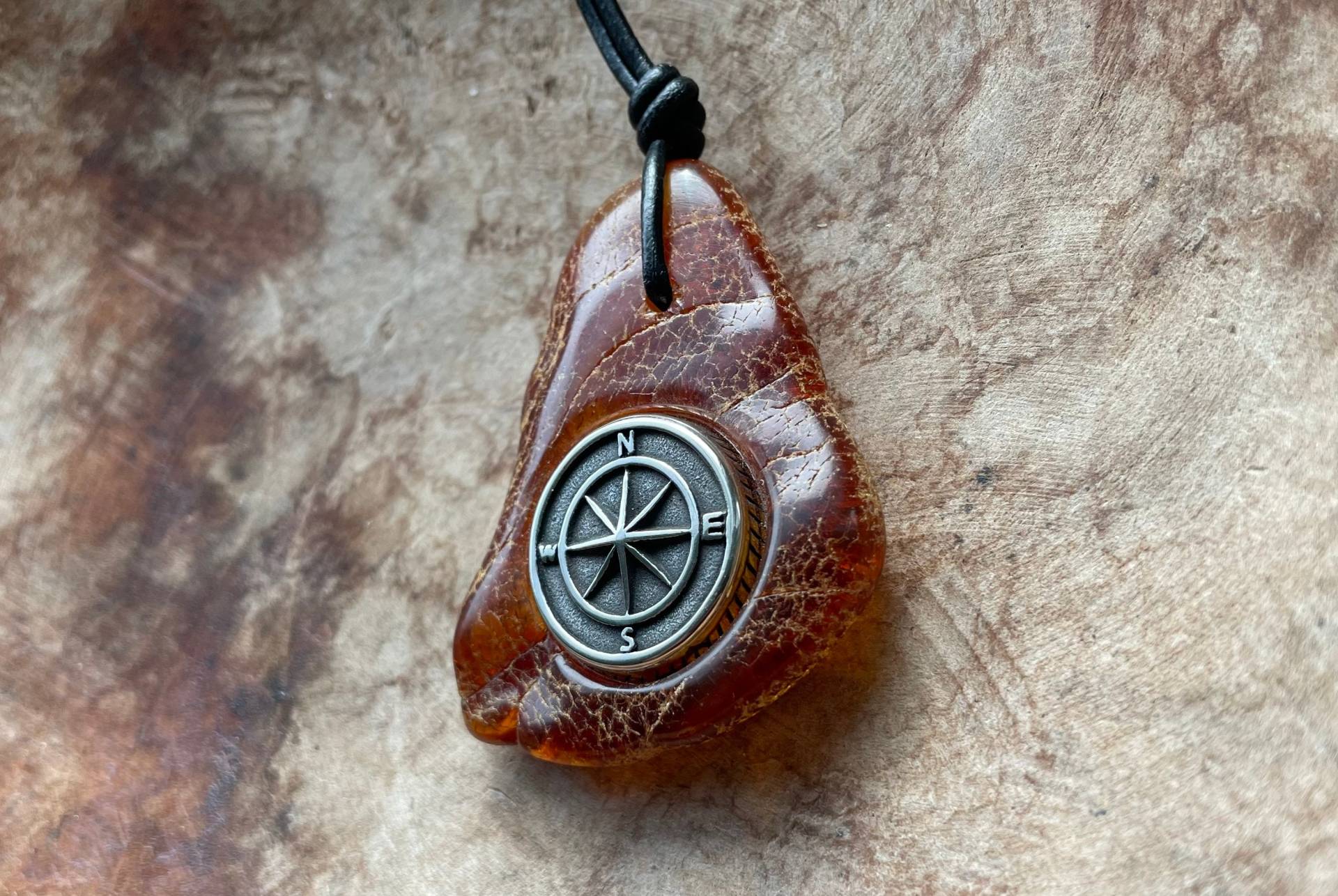 Bernstein, Windrose-Halskette, Kompass-Halskette, Frauen-Halskette, Kompass-Anhänger, Amber-Halskette, Wikinger-Kette von Runensonne