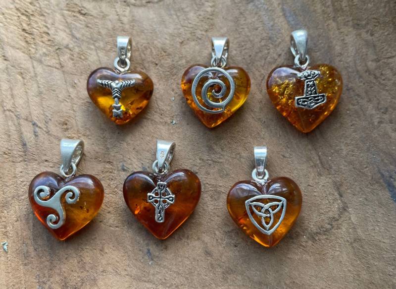 Herz Bernstein Amber Lebensbaum Mjölnir Unikat Heart Anhänger Wikinger Thorshammer Triskele, Spirale Des Lebens, Liebe Vegvisir Freundschaft von Runensonne
