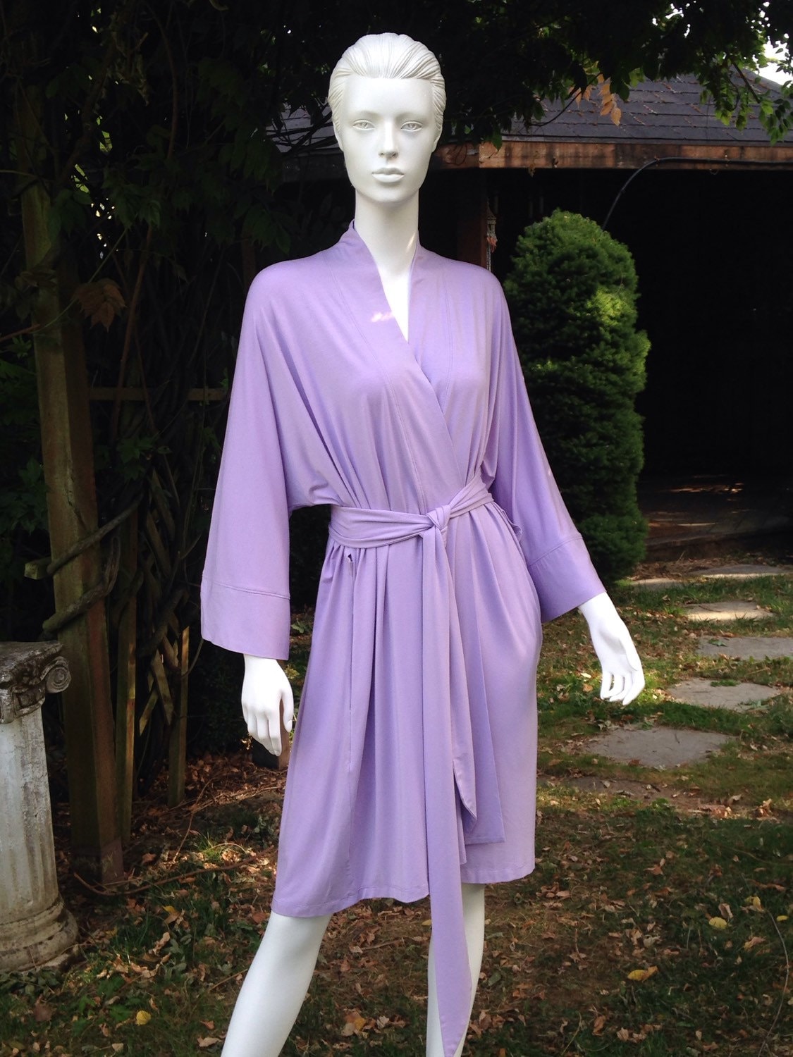 Natürlicher Bambus Bademantel. Versandfertig. Jersey Kimono Robe. Lavendel Strick Robe. Lila Natürlicher Bambus Bademantel. Versandfertig. Jersey Kimono Robe. Lavendel Strick Robe. Lila von RusalkaLingerie