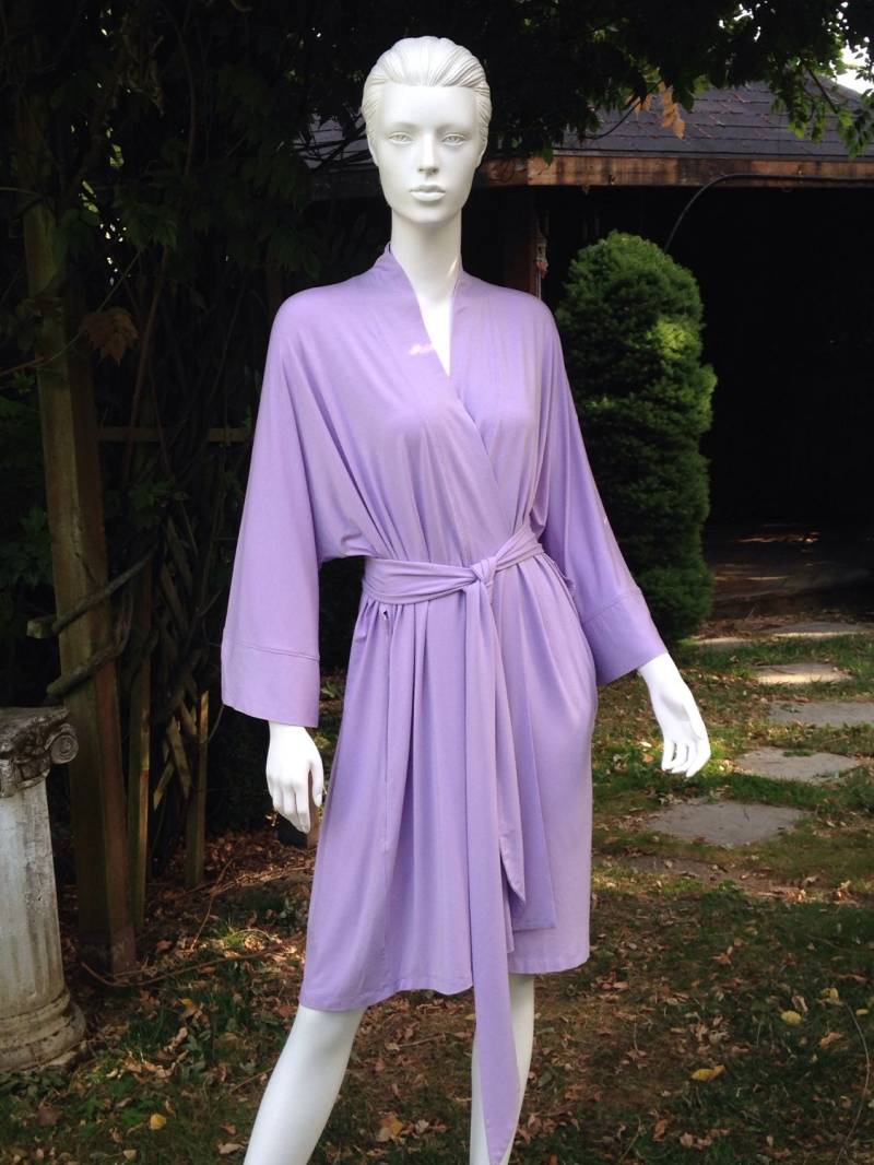 Natürlicher Bambus Bademantel. Versandfertig. Jersey Kimono Robe. Lavendel Strick Robe. Lila Natürlicher Bambus Bademantel. Versandfertig. Jersey Kimono Robe. Lavendel Strick Robe. Lila von RusalkaLingerie