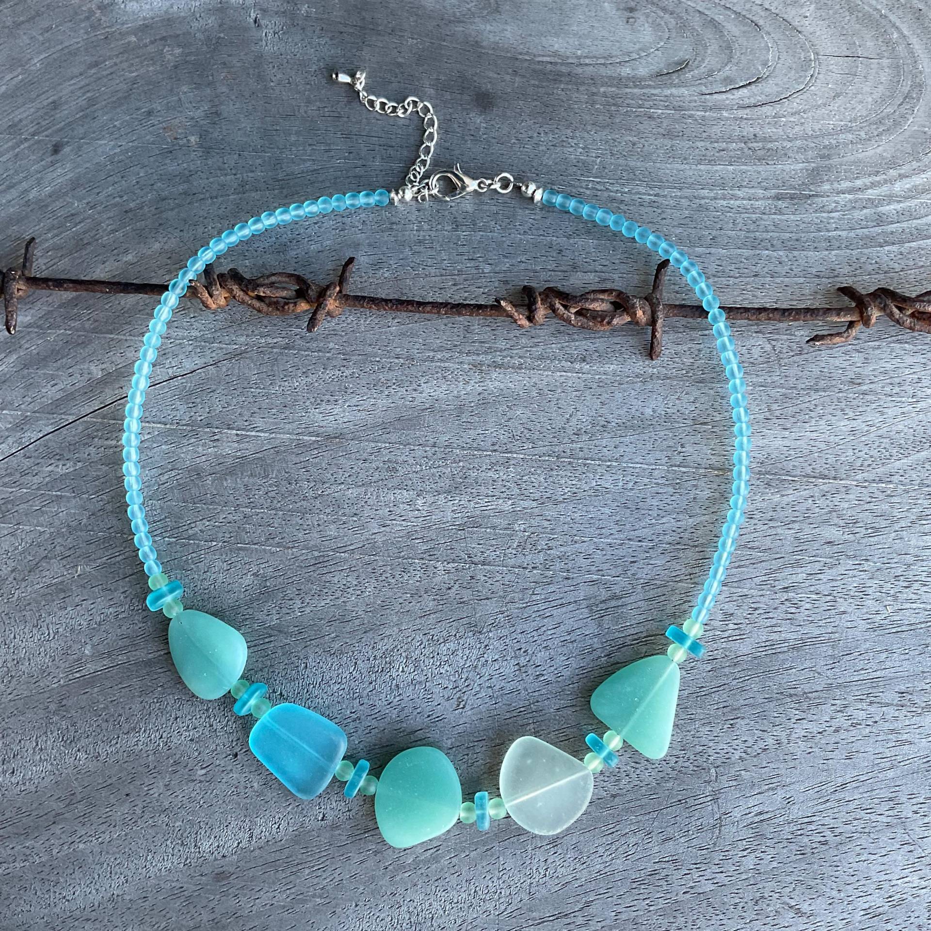 Aqua Sea Glass Halskette Chunky Frosted Recyclingglas Schmuck Aqua Sea Glass Halskette Chunky Frosted Recyclingglas Schmuck von RushweaverJewellery