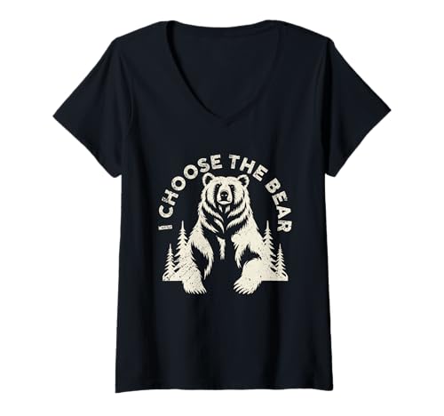 Damen Ich wähle den Bären Standing Bear with Pinies Trees T-Shirt mit V-Ausschnitt Damen Ich wähle den Bären Standing Bear with Pinies Trees T-Shirt mit V-Ausschnitt von Rustic Grizzly Apparel