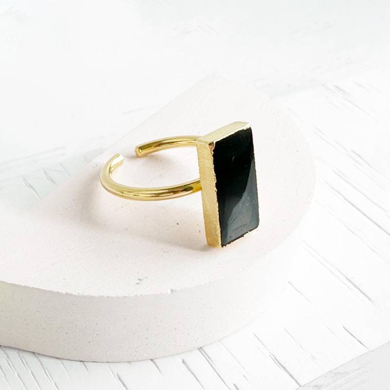 Kleiner Schwarzer Onyx Rechteck Ring in Gold. Kristallstein-Cocktail-Ring. Gold Edelstein von RusticGem
