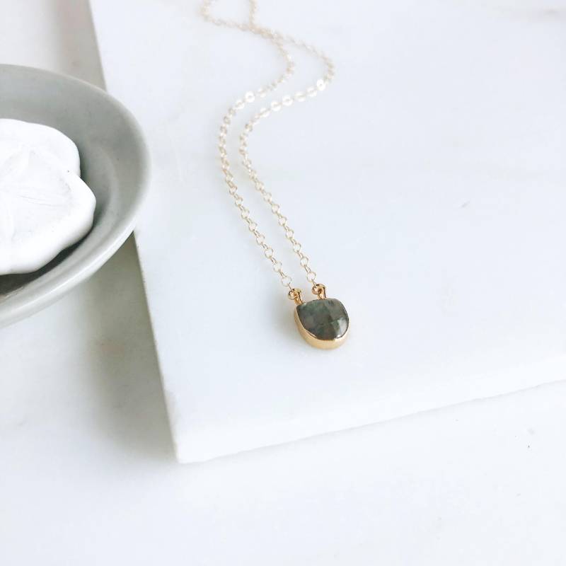 Labradorit Dot Halskette 14K Gold Filled Kette, Zarter Stein von RusticGem