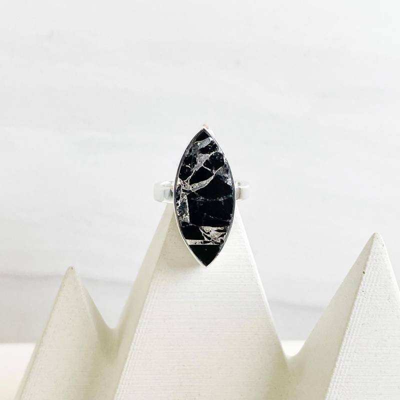 Schwarzer Howlith Marquise Ring Silber Statement Cocktail Ring von RusticGem