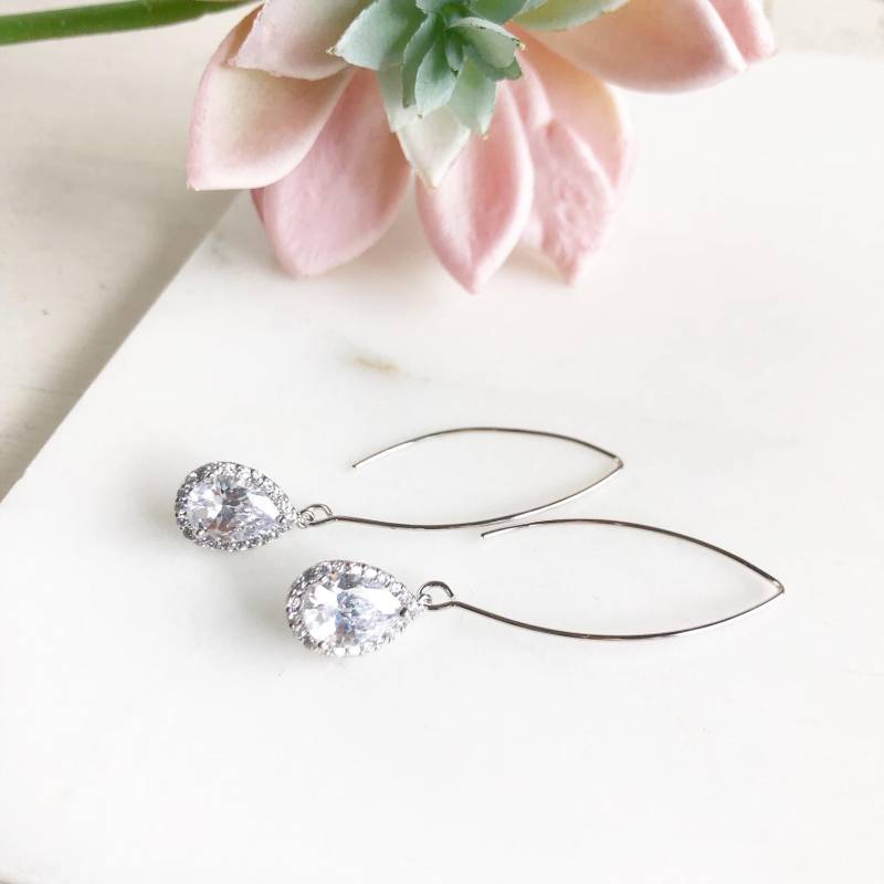 Silber Cubic Zirkonia Hängeohrringe Brautschmuck von RusticGem