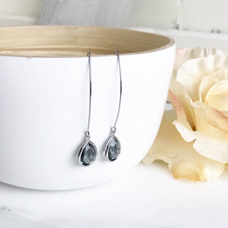 Silber Hängeohrringe Anthrazitfarbene Glasohrringe von RusticGem