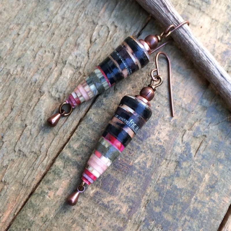 Bunte Recyclingpapier Perlen Und Kupfer Ohrringe, 1. Jahrestag Geschenk Für Die Frau von RusticaJewelry