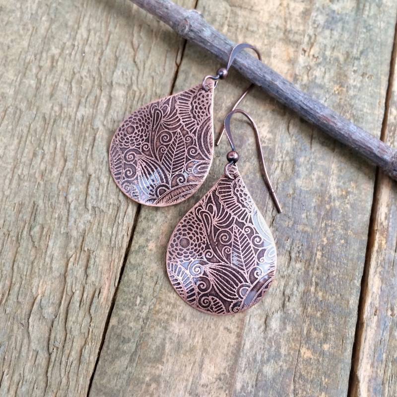 Geätztes Kupfer Teardrop Ohrringe, Jahrestag Geschenk, Einzigartiges Geschenk Für Frauen, Säure Geätzter Kupferschmuck Geätztes Kupfer Teardrop Ohrringe, Jahrestag Geschenk, Einzigartiges Geschenk Für Frauen, Säure Geätzter Kupferschmuck von RusticaJewelry