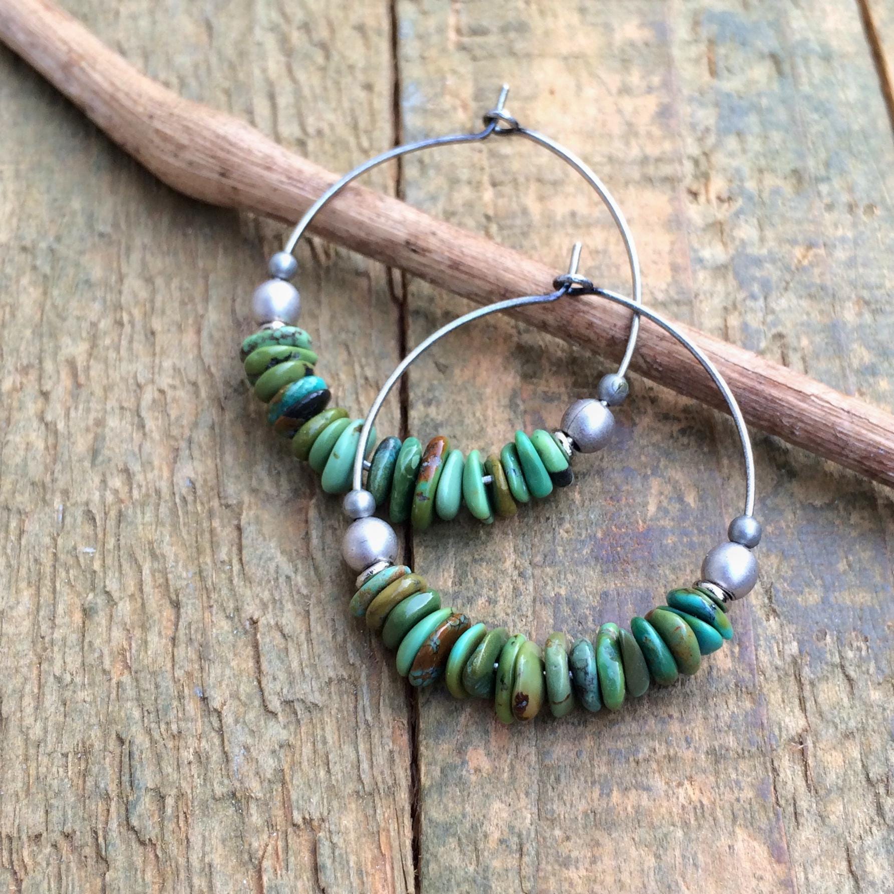 Grüne Türkis Silber Creolen, Antik Boho Ohrringe, Passende Schmuck Set, Kleine Creolen von RusticaJewelry