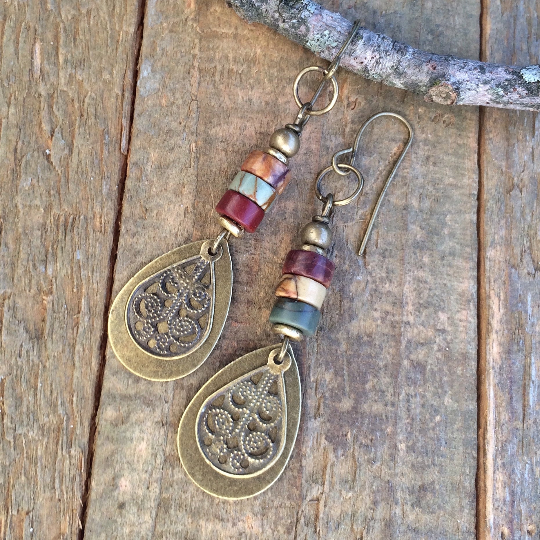 Roter Creek Jaspis Ohrringe, Boho Tropfen Erdige Stein Messing Schmuck, Schmuck von RusticaJewelry