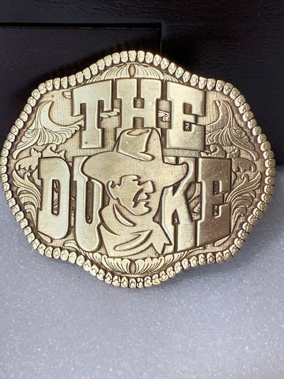 John Wayne "The Duke" Brass Metall Gürtelschnalle Robust von Rusticmattandy