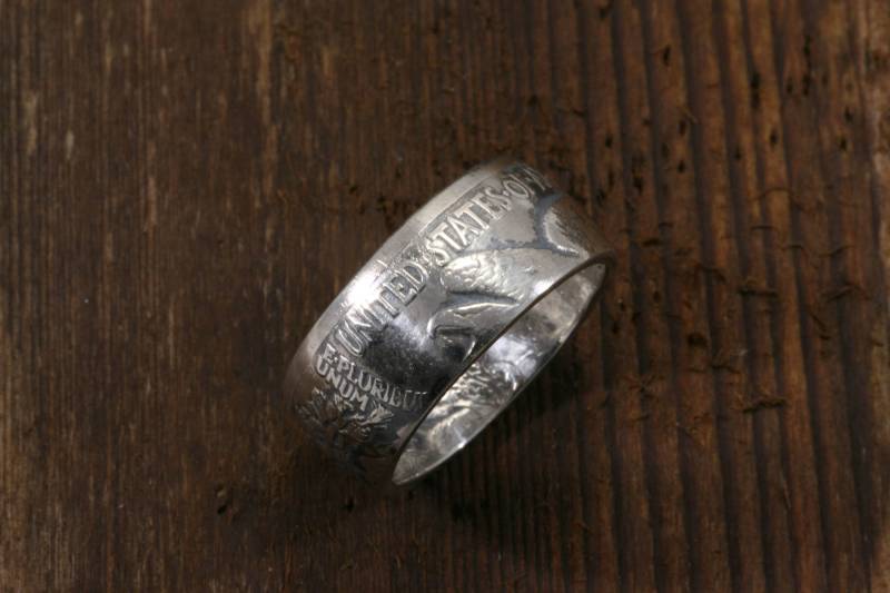 Gehender Freiheits-Halber Dollar-Silbermünzenring Ii Gehender Freiheits-Halber Dollar-Silbermünzenring Ii von RustyClaw