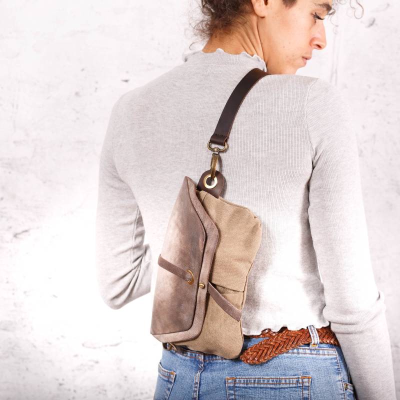 Braune Leder Gürteltasche, Bauchtasche Für Frauen von RuthKraus