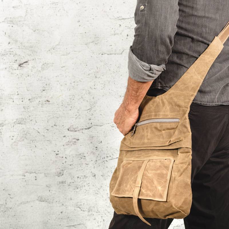 Vegan Gewachste Canvas Schultertasche von RuthKraus