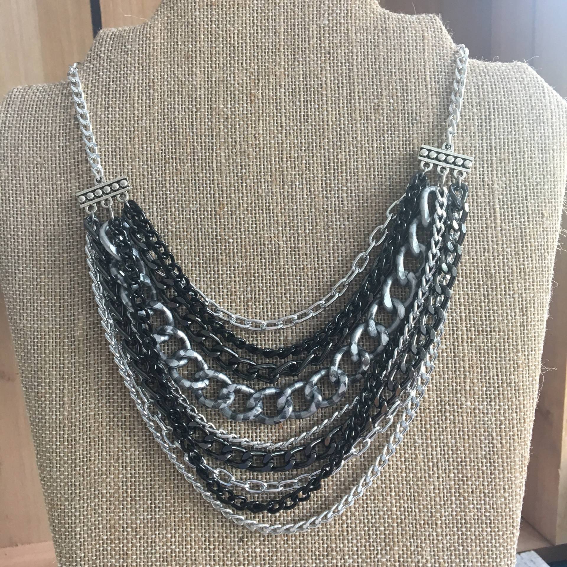 Diana Statement Kette | Leichte Aluminium Stränge in Silber, Schwarz, Gunmetal & Chunky Silber Längenverstellbar Diana Statement Kette | Leichte Aluminium Stränge in Silber, Schwarz, Gunmetal & Chunky Silber Längenverstellbar von RuthieCateDesigns