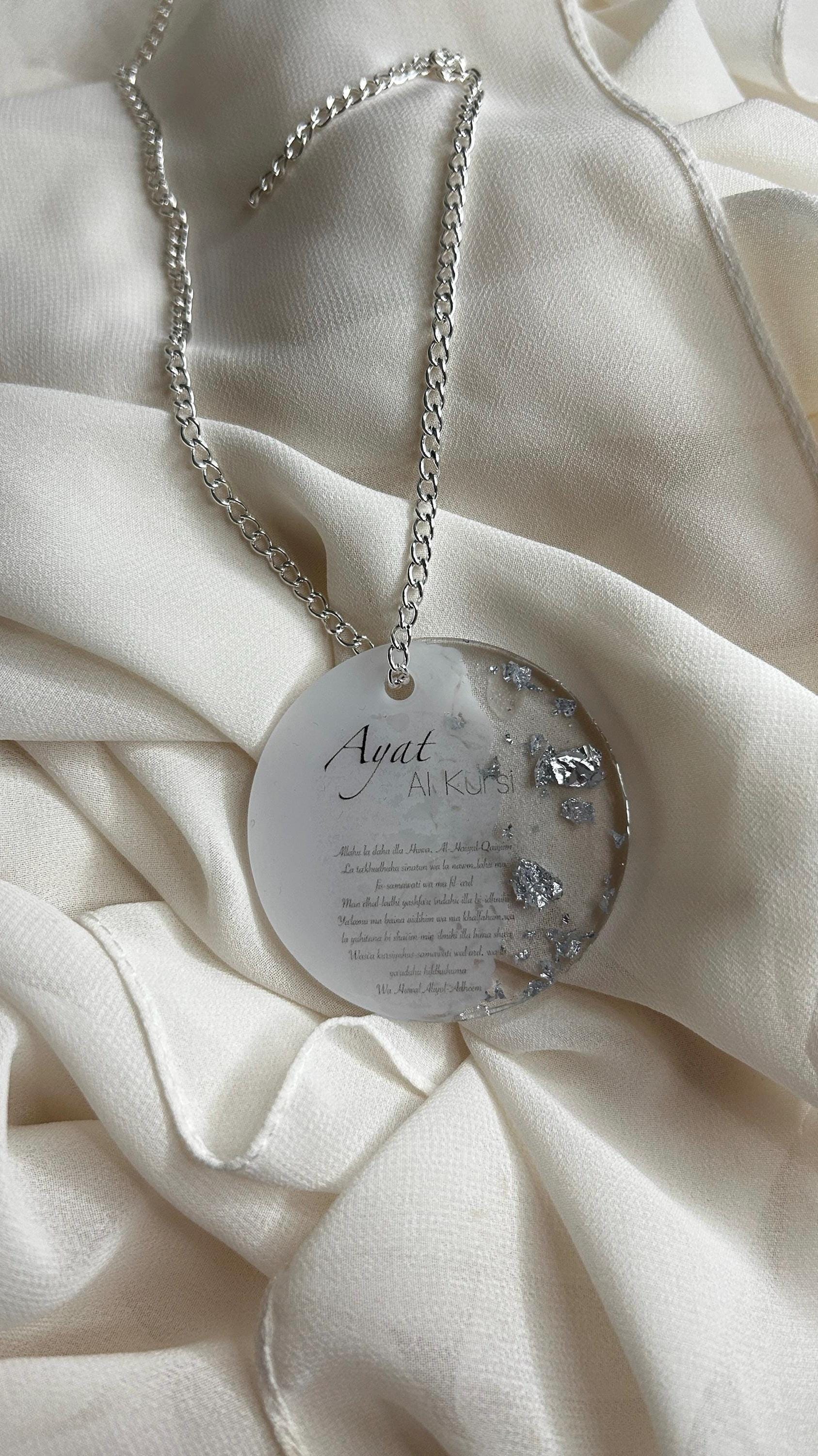 Ayetel Kürsi Autoanhänger von Ruyatelier