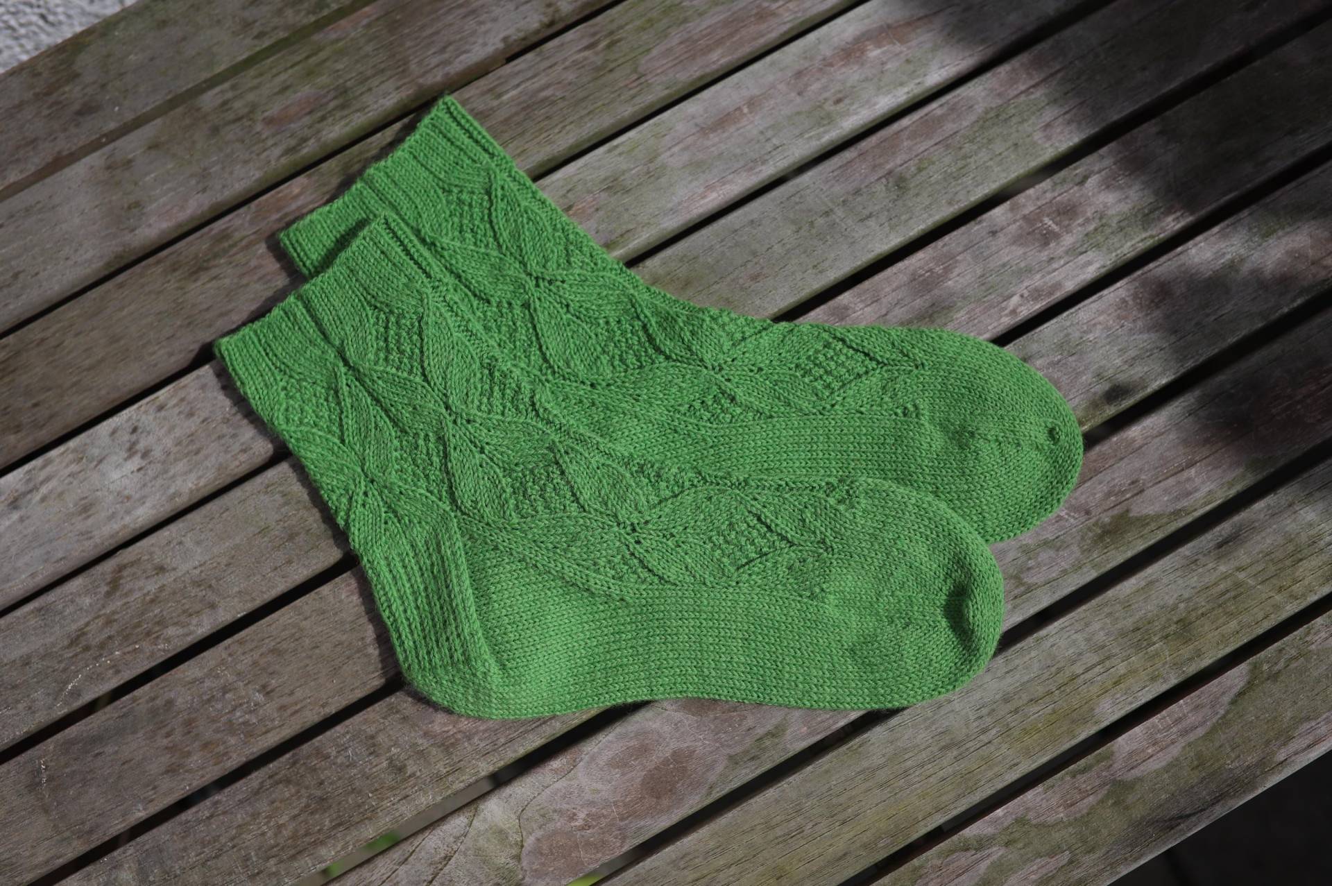 Gestrickte Grüne Socken, Größe 38 Gestrickte Grüne Socken, Größe 38 von RuzhenaArt