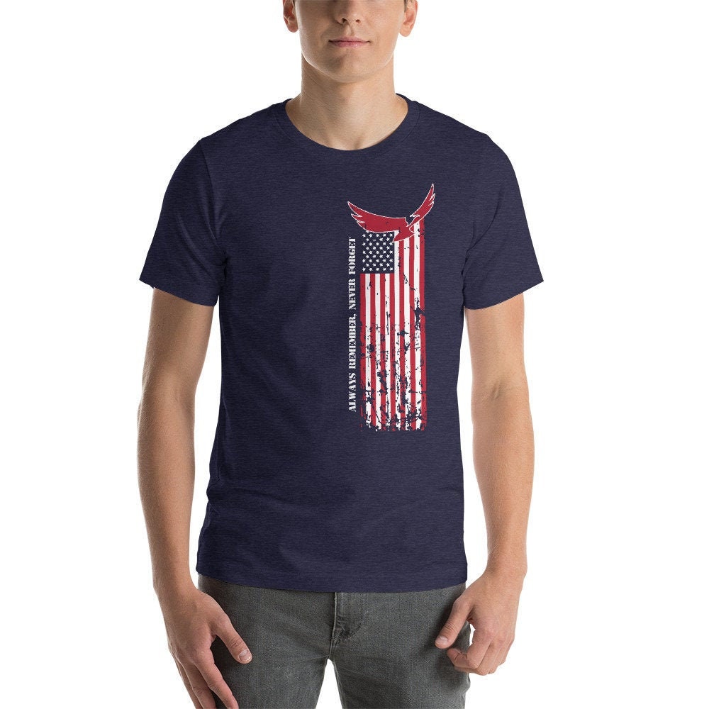 Memorial Day Crossfit Usa Flagge Adler Kurzärmeliges Unisex T-Shirt, Always Remember Never Forget Memorial Day Crossfit Usa Flagge Adler Kurzärmeliges Unisex T-Shirt, Always Remember Never Forget von RxAndTee