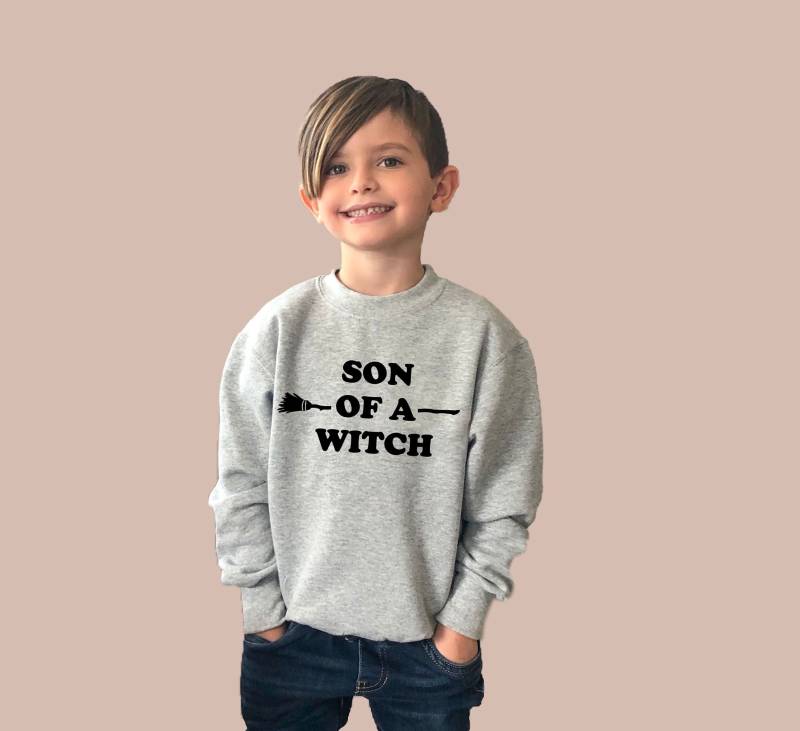 Hexensohn Fleece Pullover, Lustiges Halloween Sob Crewneck Sweatshirt Für Kinder Oder Erwachsene, Son Of A Witch Pullover Jungen von RyLexDesign