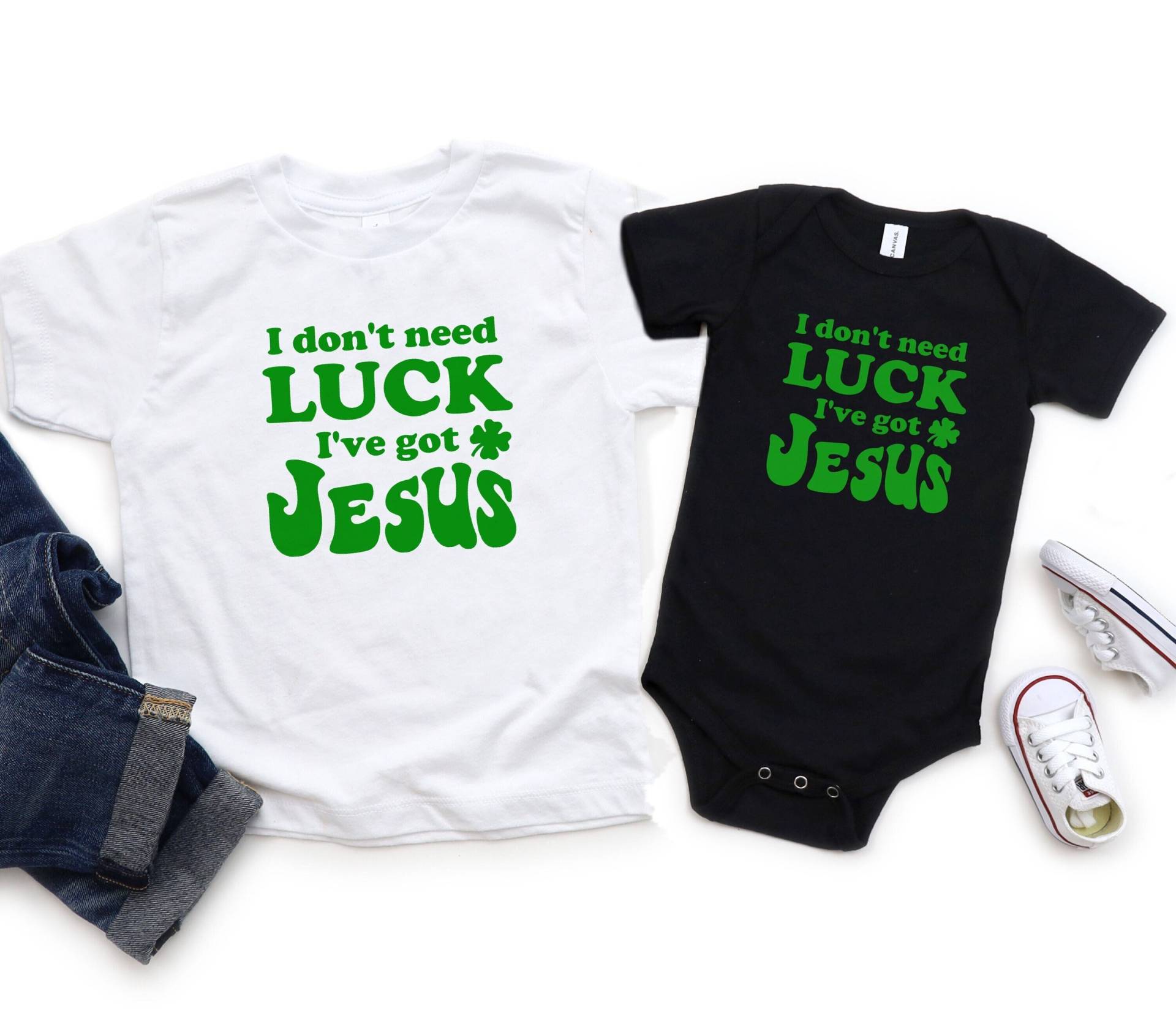 Ich Brauche Kein Glück, Ich Habe Jesus Kinder Shirt | Religiöses St. Patricks Day T-Shirt Für Mädchen, Jungen, Kleinkind Oder Baby von RyLexDesign