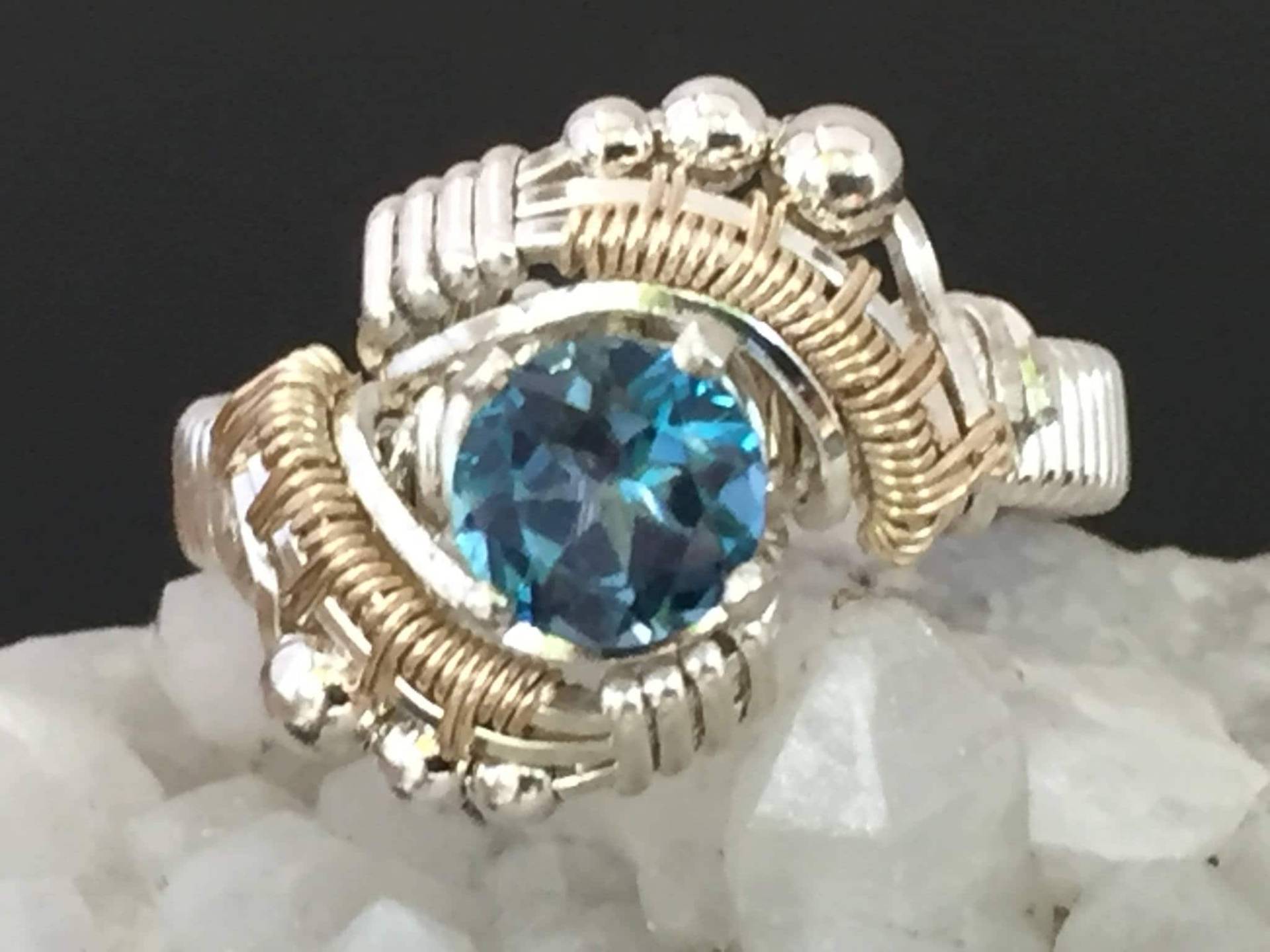Andromeda Design London Blue Topaz Ring Argentium Silber 14 Karat Gelb Gold Filled Draht Gewickelt Schmuck von RyanEure