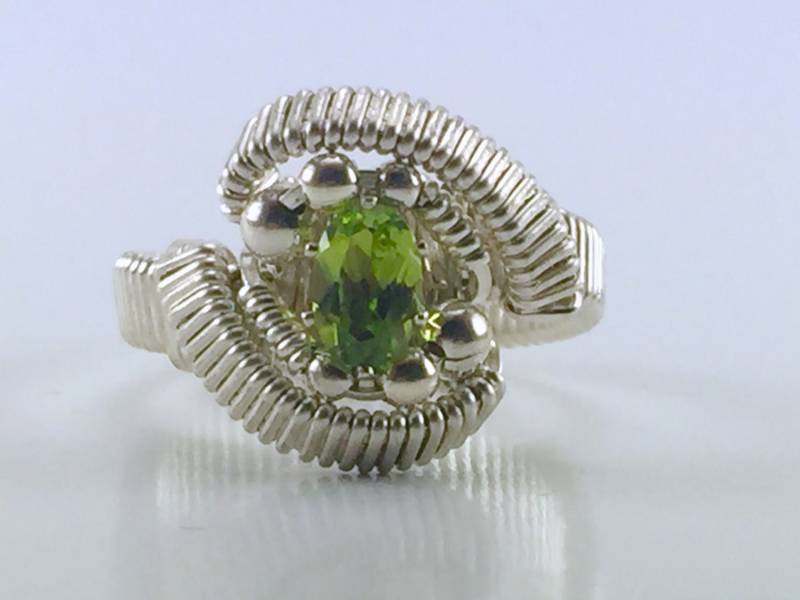 Draht Gewickelt Peridot Ring | Größe 7, 5 Draht Gewickelt Peridot Ring | Größe 7, 5 von RyanEure
