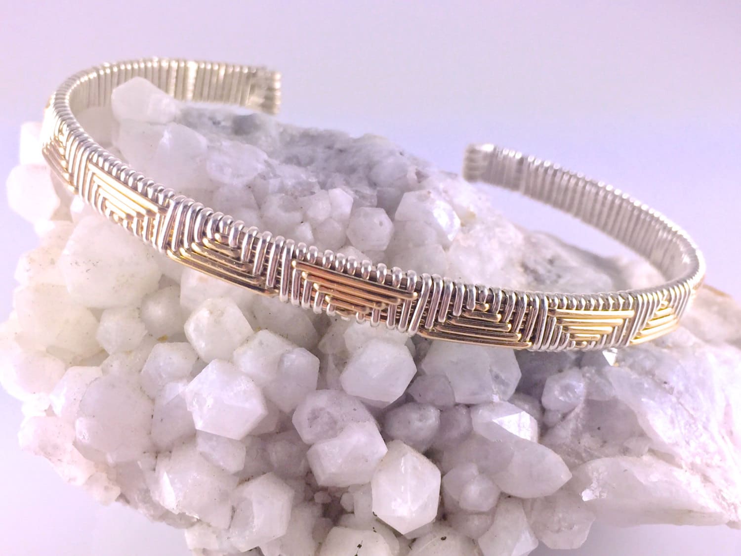 Elite Chevron Cuff Armband Gold Silber Muster Unisex Argentium Und 14 Karat Gelbgold Filled Draht Gewickelt Schmuck Elite Chevron Cuff Armband Gold Silber Muster Unisex Argentium Und 14 Karat Gelbgold Filled Draht Gewickelt Schmuck von RyanEure